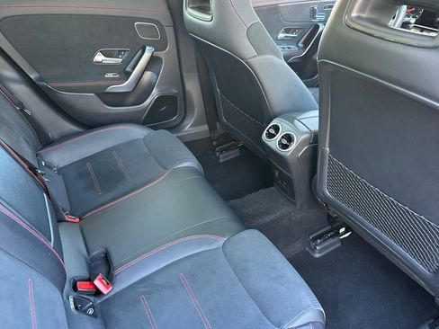Used 2023 Mercedes-Benz CLA 250 image 31