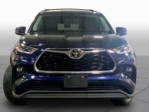 Used 2023 Toyota Highlander Limited AWD/4WD image 4