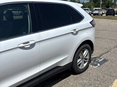 Used 2018 Ford Edge SEL w/ Canadian Touring Package FWD image 3