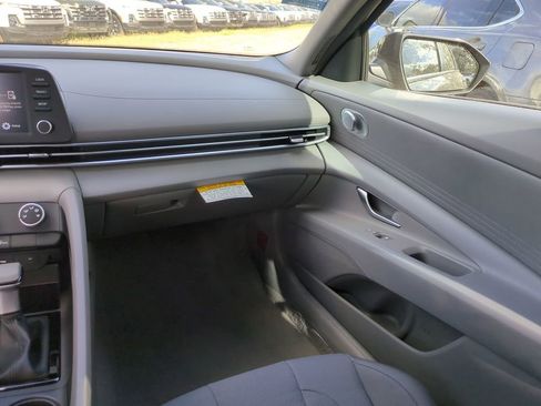 New 2026 Hyundai Elantra SE image 17