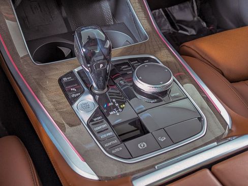 Used 2021 BMW X5 M50i w/ Dynamic Handling Package image 28