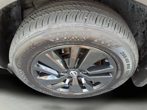 Certified 2025 Nissan Pathfinder SV AWD/4WD image 9