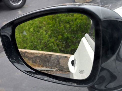 Used 2025 Chrysler Pacifica Select FWD image 16