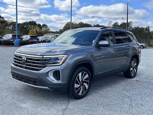 Certified 2025 Volkswagen Atlas SE image 7