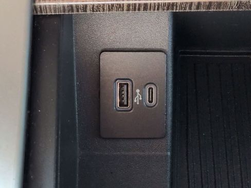 Used 2021 Ford F250 Lariat w/ Tremor Off-Road Package AWD/4WD image 29