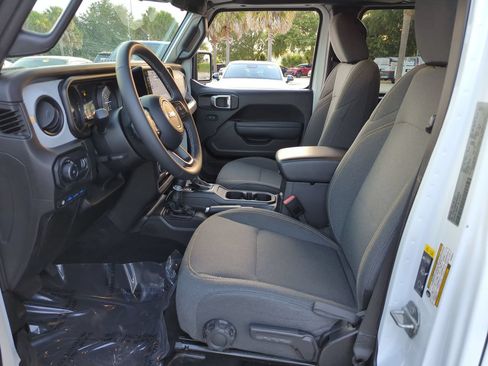 Used 2025 Jeep Wrangler Unlimited Sport S 4xe w/ Convenience Group AWD/4WD image 19