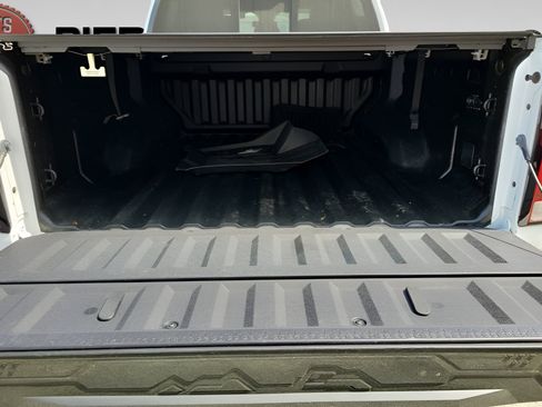 Used 2023 Chevrolet Colorado Trail Boss w/ Technology Package image 15