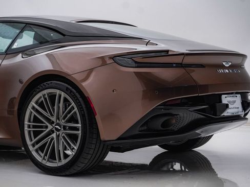 Used 2024 Aston Martin DB12 Coupe RWD image 11