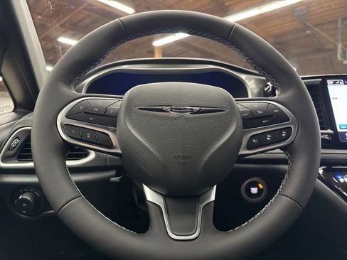 New 2026 Chrysler Pacifica Select image 15