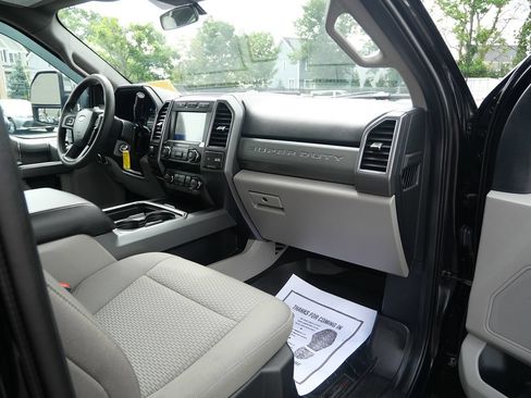 Used 2020 Ford F250 XLT w/ XLT Premium Package AWD/4WD image 17
