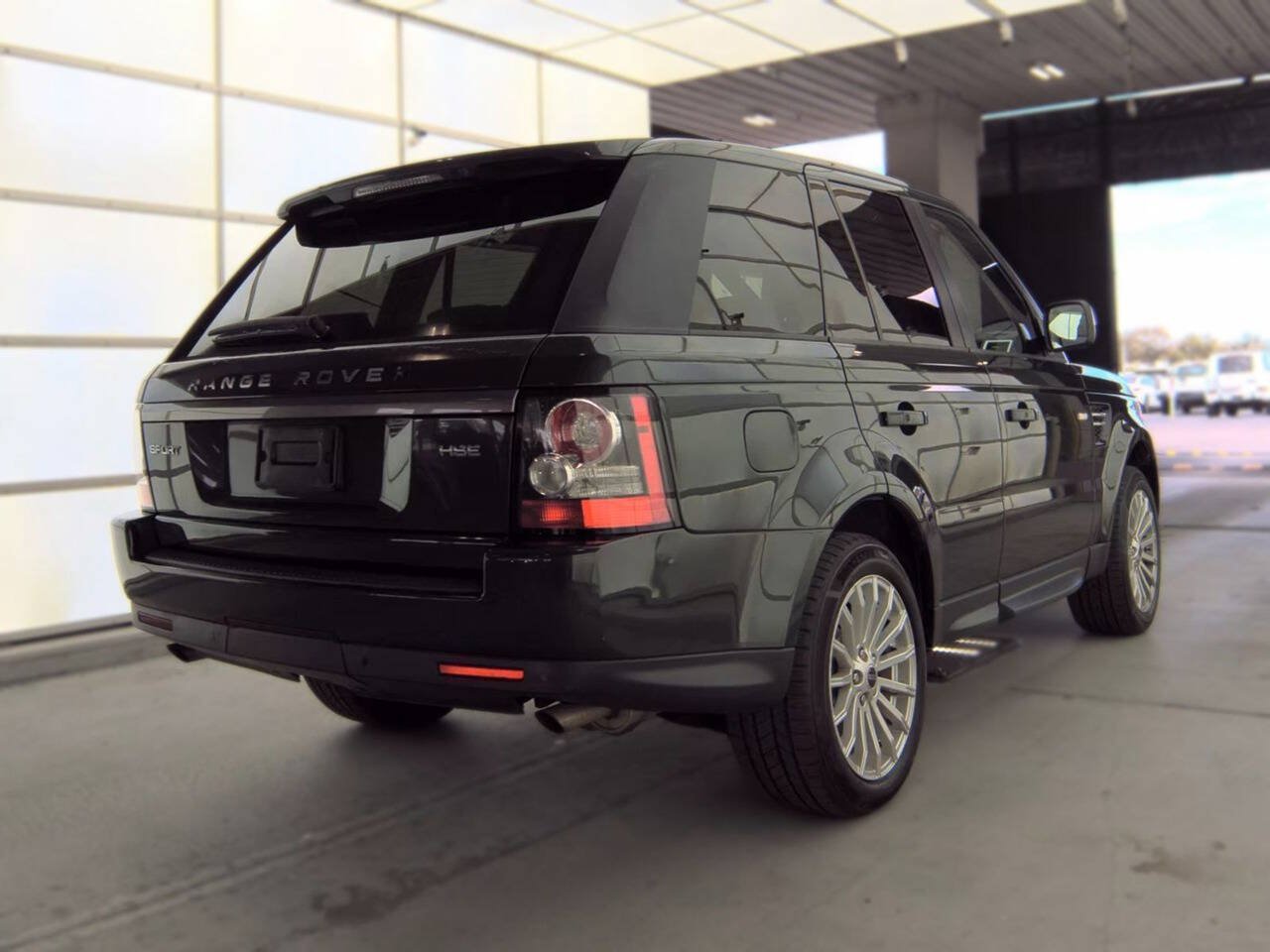 Used 2012 Land Rover Range Rover Sport HSE AWD/4WD image 2