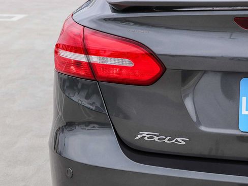 Used 2018 Ford Focus SEL FWD image 7