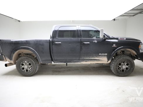 Used 2021 RAM 2500 Laramie w/ Body Color Bumper Group AWD/4WD image 5