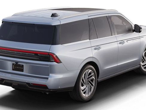 New 2025 Lincoln Navigator Reserve image 26