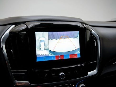 Used 2018 Chevrolet Traverse LT w/ LPO, Black Accent Package image 6