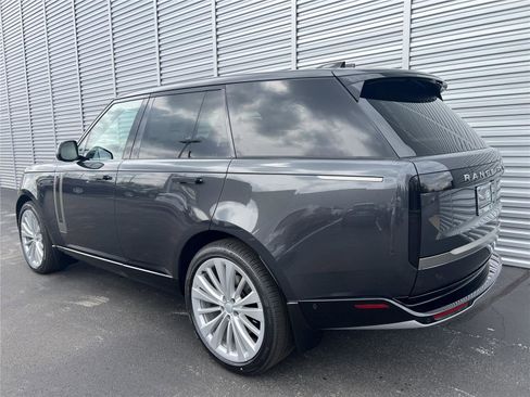 New 2025 Land Rover Range Rover SE AWD/4WD image 3