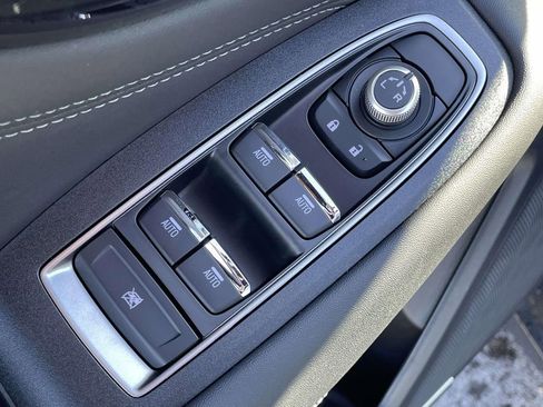 Used 2025 Subaru Outback Limited image 6