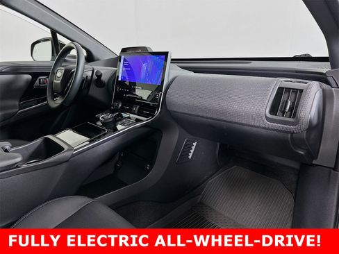 Used 2023 Subaru Solterra AWD image 27