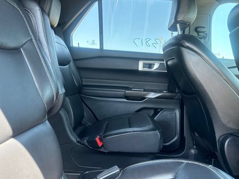 Used 2020 Ford Explorer XLT w/ Equipment Group 202A RWD image 33