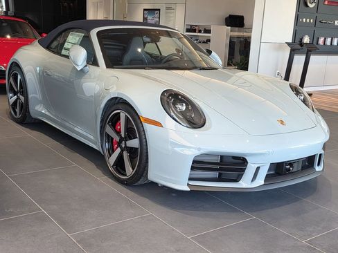 New 2026 Porsche 911 Carrera 4S image 3
