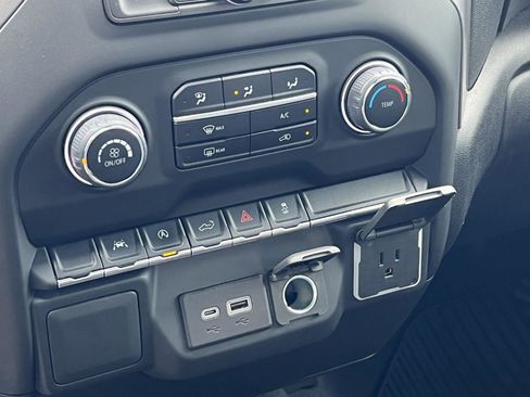 Used 2022 Chevrolet Silverado 1500 Custom image 25