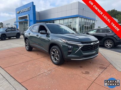 Used 2025 Chevrolet Trax LT w/ Sunroof Package