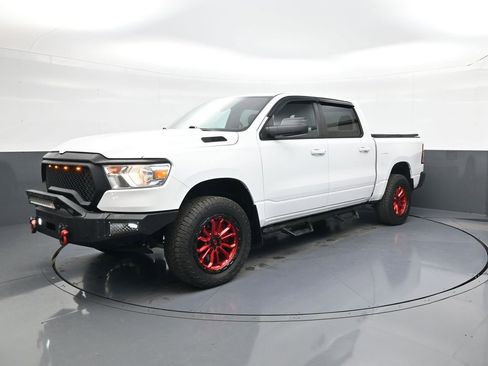 Used 2022 RAM 1500 Big Horn AWD/4WD image 3