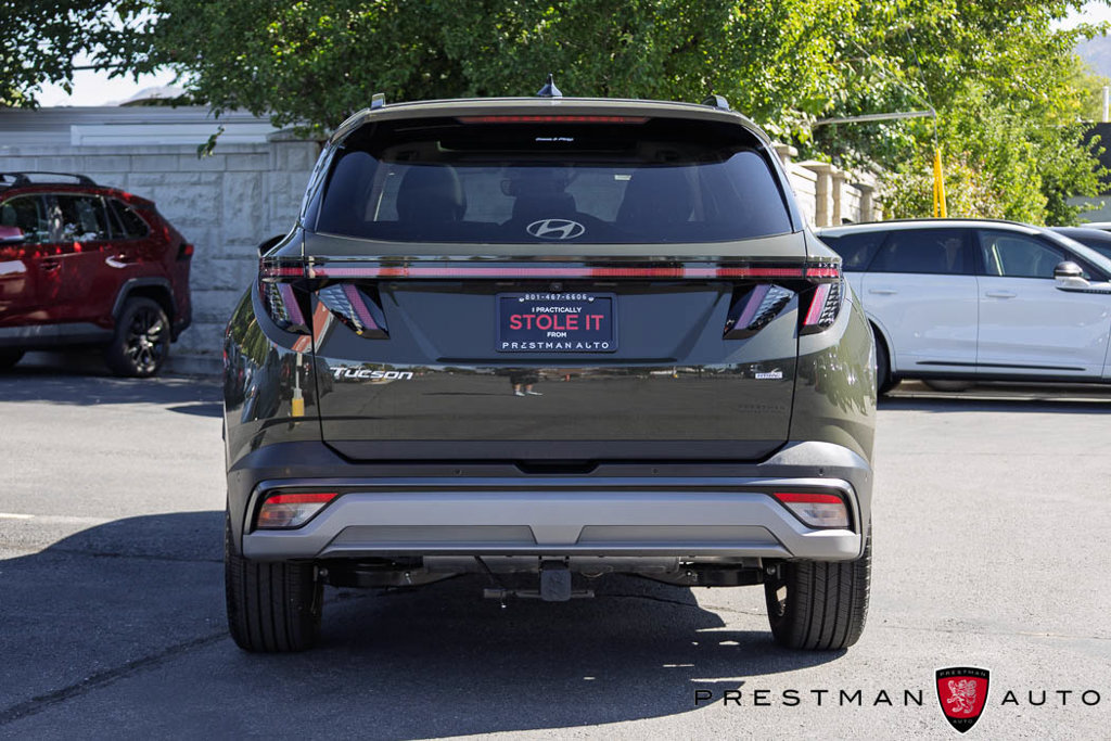 Used 2025 Hyundai Tucson Limited AWD/4WD image 17