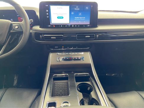 Used 2025 Lincoln Aviator Reserve w/ Equipment Group 201A image 24