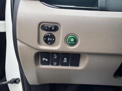 Used 2019 Honda Pilot Touring image 18