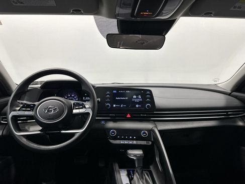 Certified 2023 Hyundai Elantra SEL image 19