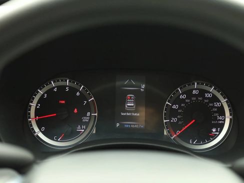 Used 2020 Toyota Highlander L AWD/4WD image 23