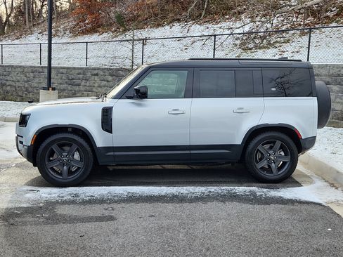 Used 2021 Land Rover Defender 110 SE image 6