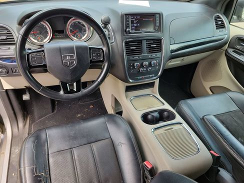 Used 2019 Dodge Grand Caravan SXT FWD image 11