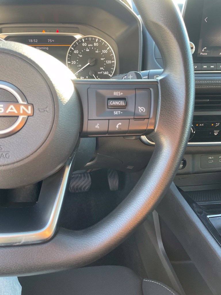 Used 2024 Nissan Rogue S AWD/4WD image 14