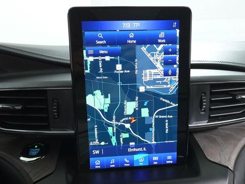 Used 2020 Ford Explorer Platinum w/ Premium Technology Package image 19