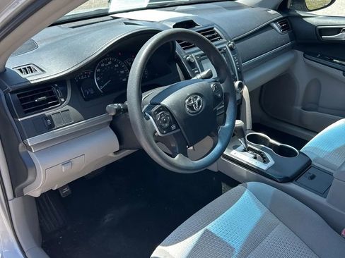 Used 2012 Toyota Camry LE FWD image 22