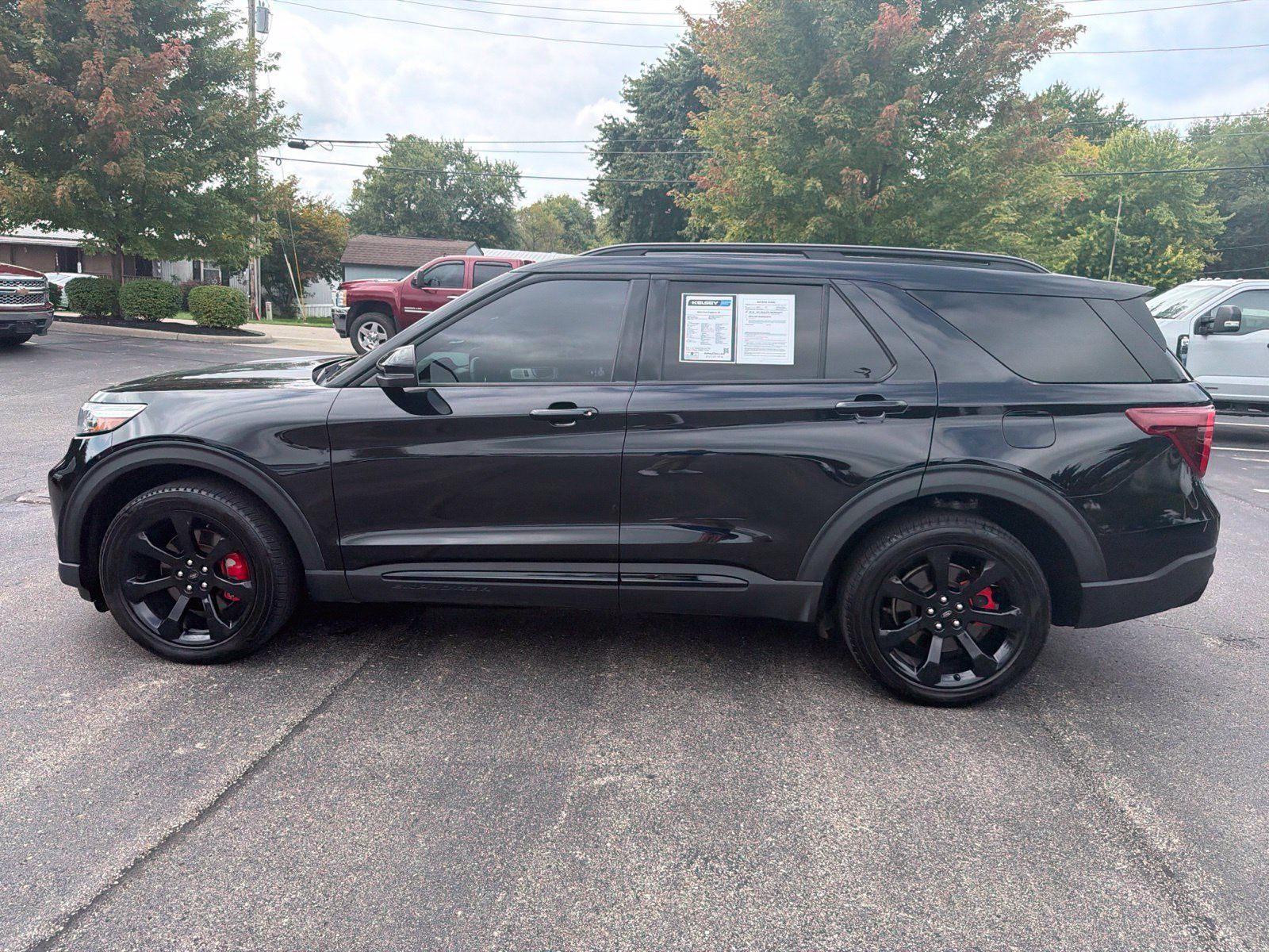 Used 2023 Ford Explorer ST w/ Equipment Group 401A AWD/4WD image 2