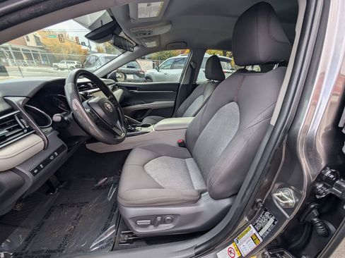 Used 2019 Toyota Camry LE image 15