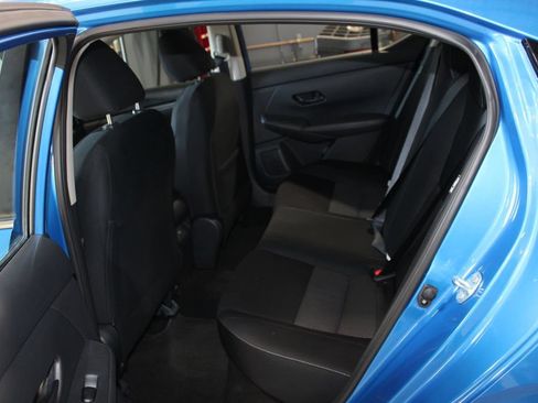Used 2025 Nissan Sentra SV FWD image 11