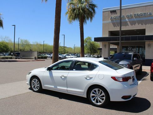 Used 2018 Acura ILX FWD image 3