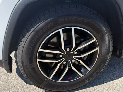 Used 2021 Jeep Grand Cherokee Trailhawk AWD/4WD image 10