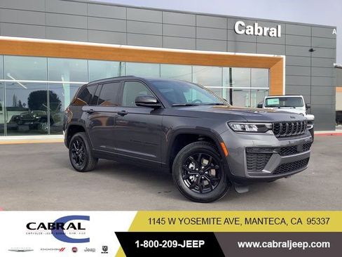 New 2026 Jeep Grand Cherokee Altitude image 1