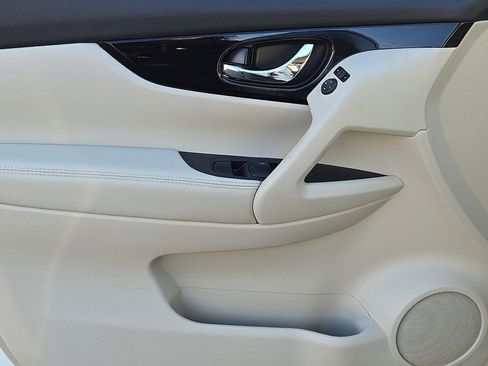 Certified 2022 Nissan Rogue Sport SV image 12