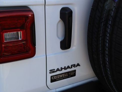 Used 2025 Jeep Wrangler Sahara image 8
