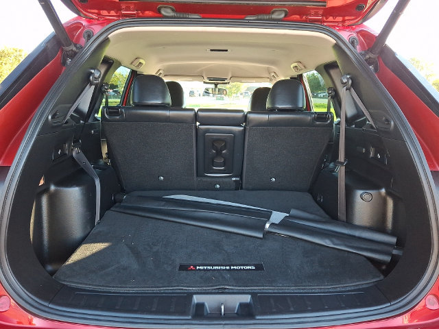 Used 2023 Mitsubishi Outlander SE AWD/4WD image 30