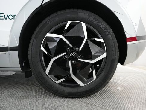 Used 2024 Hyundai Ioniq 5 Limited image 19