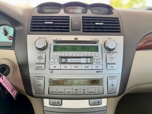 Used 2004 Toyota Solara SLE FWD image 16