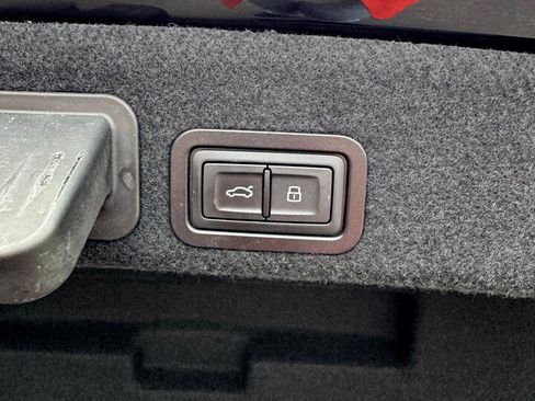 Used 2016 Audi S6 Prestige w/ Prestige Package image 24