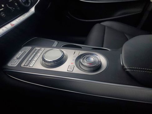 Used 2022 Genesis GV70 2.5T w/ Select Package image 33